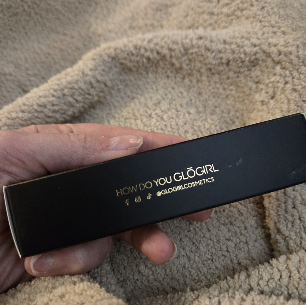 GloGirl Whipped Radiance Blur Primer - Fair/Light - Picture 5 of 9